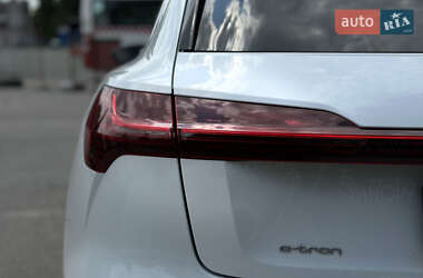 Внедорожник / Кроссовер Audi e-tron 2019 в 