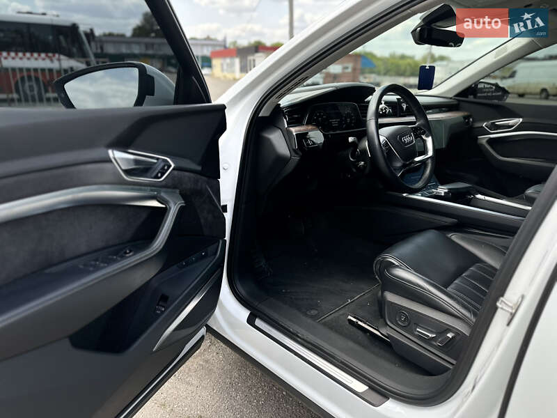 Внедорожник / Кроссовер Audi e-tron 2019 в Харькове фото 10 Внедорожник / Кроссовер Audi e-tron 2019 в Харькове