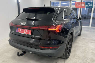 Внедорожник / Кроссовер Audi e-tron 2020 в 