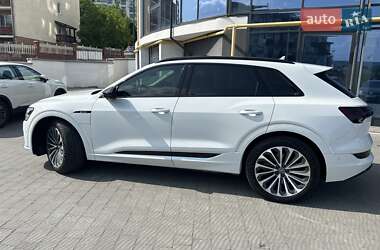 Внедорожник / Кроссовер Audi e-tron 2019 в 