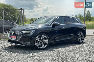 Внедорожник / Кроссовер Audi e-tron 2022 в 