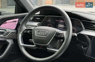 Внедорожник / Кроссовер Audi e-tron 2020 в 