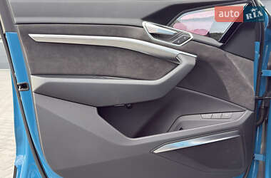 Внедорожник / Кроссовер Audi e-tron 2020 в 