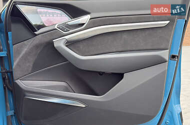 Внедорожник / Кроссовер Audi e-tron 2020 в 