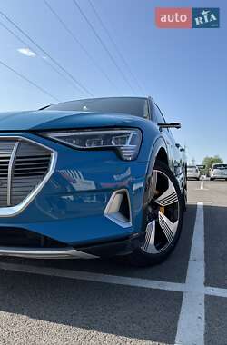 Внедорожник / Кроссовер Audi e-tron 2019 в 