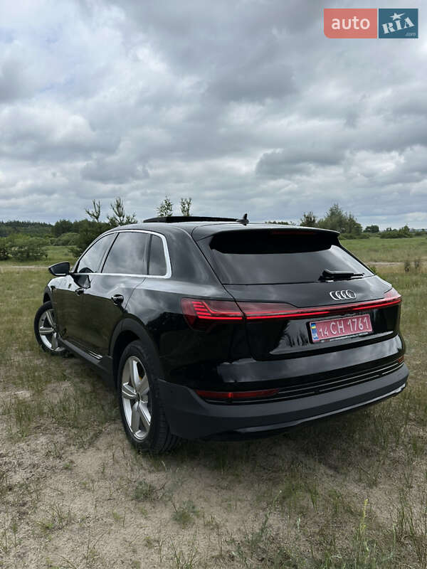 Позашляховик / Кросовер Audi e-tron 2022 в Харкові