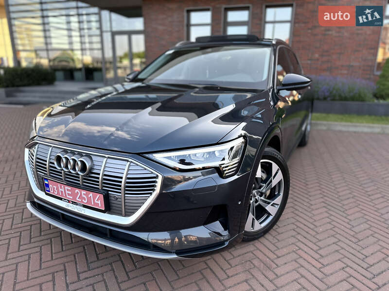 Внедорожник / Кроссовер Audi e-tron 2019 в 