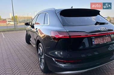 Внедорожник / Кроссовер Audi e-tron 2019 в 