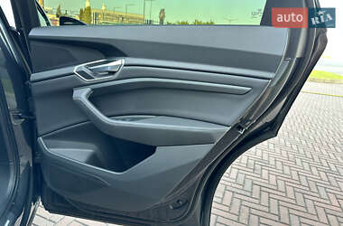 Внедорожник / Кроссовер Audi e-tron 2019 в 
