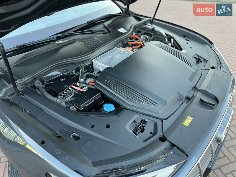 Внедорожник / Кроссовер Audi e-tron 2019 в Мукачево