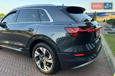 Внедорожник / Кроссовер Audi e-tron 2019 в 