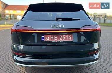 Внедорожник / Кроссовер Audi e-tron 2019 в 