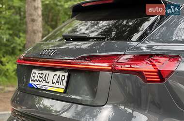 Внедорожник / Кроссовер Audi e-tron 2019 в 