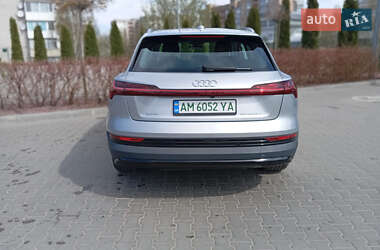 Внедорожник / Кроссовер Audi e-tron 2019 в 