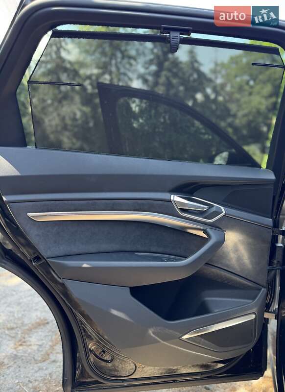 Позашляховик / Кросовер Audi e-tron 2020 в Києві