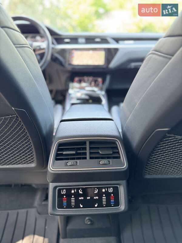 Позашляховик / Кросовер Audi e-tron 2020 в Києві