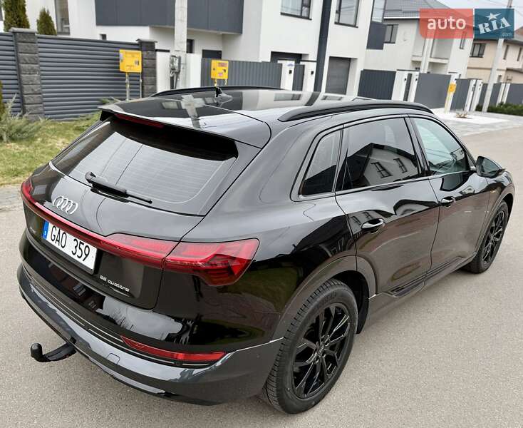 Позашляховик / Кросовер Audi e-tron 2022 в Києві