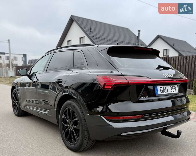 Позашляховик / Кросовер Audi e-tron 2022 в Києві