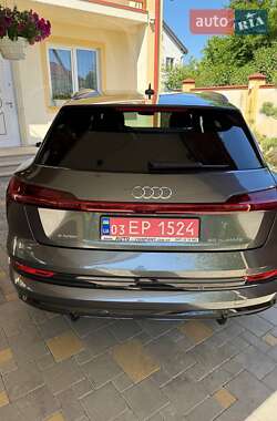 Внедорожник / Кроссовер Audi e-tron 2019 в 