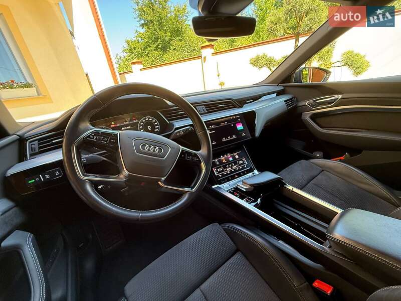 Внедорожник / Кроссовер Audi e-tron 2019 в Львове