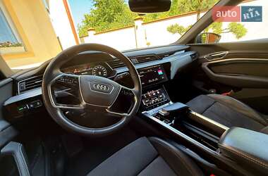 Внедорожник / Кроссовер Audi e-tron 2019 в 