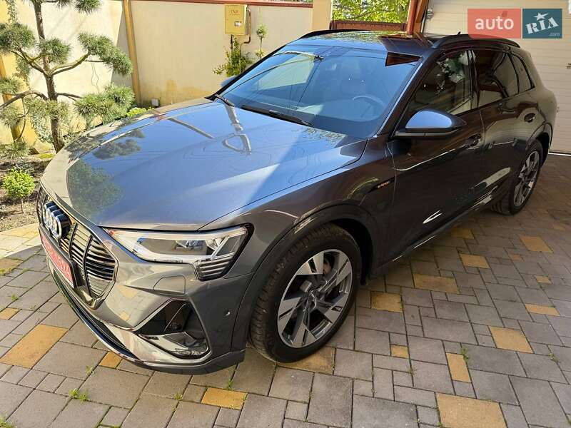Внедорожник / Кроссовер Audi e-tron 2019 в Львове