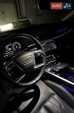 Позашляховик / Кросовер Audi e-tron 2019 в 