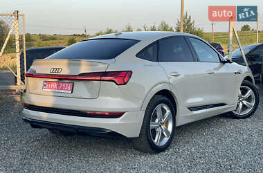 Внедорожник / Кроссовер Audi e-tron 2021 в 