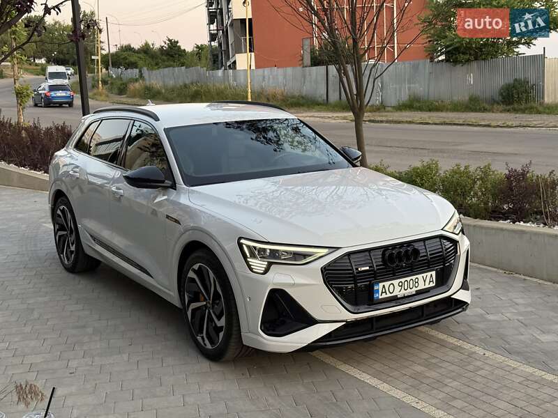 Внедорожник / Кроссовер Audi e-tron 2022 в Ужгороде