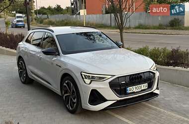 Внедорожник / Кроссовер Audi e-tron 2022 в 
