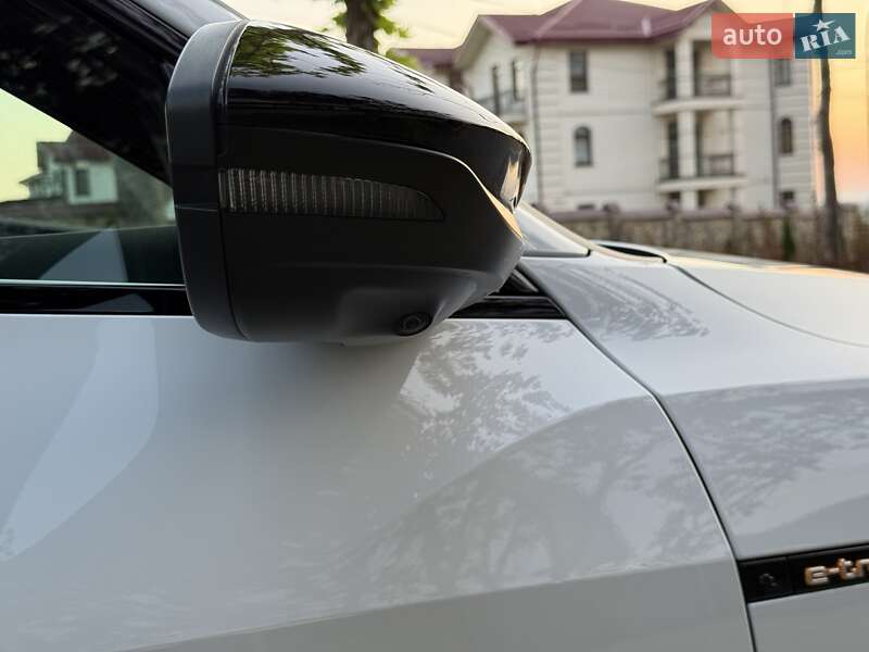 Внедорожник / Кроссовер Audi e-tron 2022 в Ужгороде