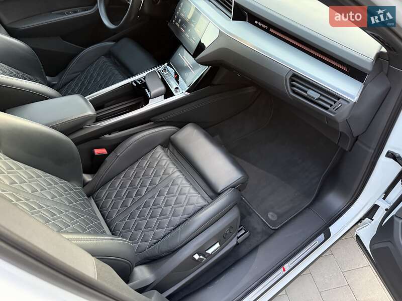 Внедорожник / Кроссовер Audi e-tron 2022 в Ужгороде