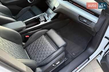 Внедорожник / Кроссовер Audi e-tron 2022 в 