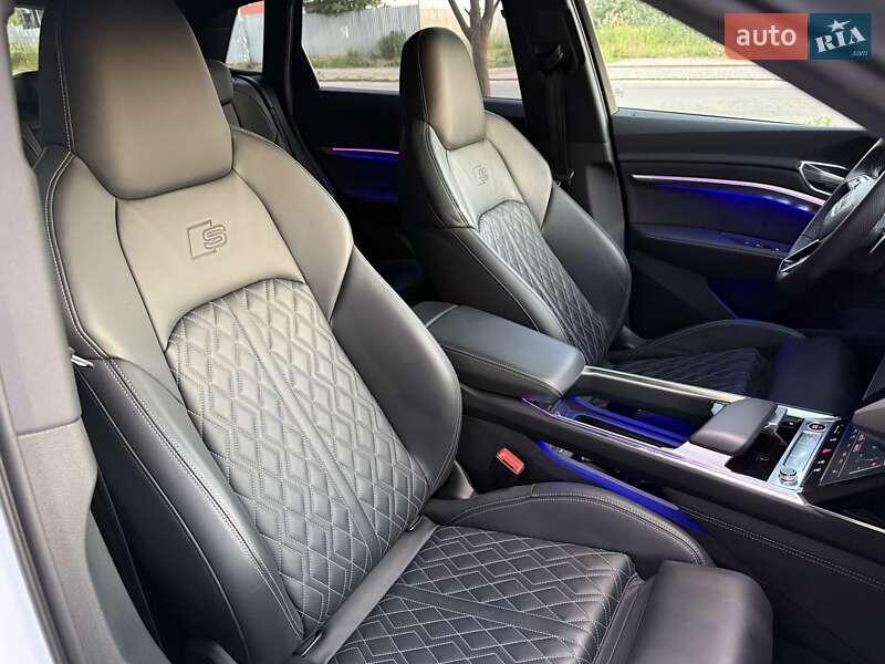 Внедорожник / Кроссовер Audi e-tron 2022 в Ужгороде