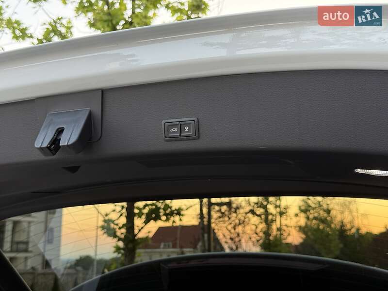 Внедорожник / Кроссовер Audi e-tron 2022 в Ужгороде