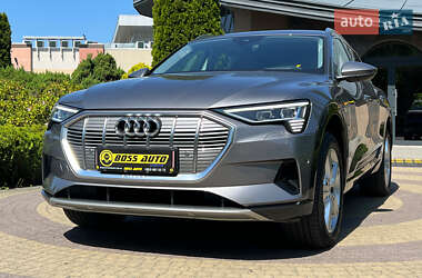 Позашляховик / Кросовер Audi e-tron 2021 в 