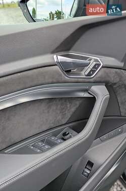 Внедорожник / Кроссовер Audi e-tron 2020 в 