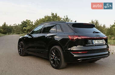Внедорожник / Кроссовер Audi e-tron 2020 в 