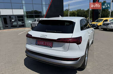 Внедорожник / Кроссовер Audi e-tron 2023 в 