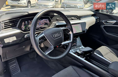 Внедорожник / Кроссовер Audi e-tron 2023 в 