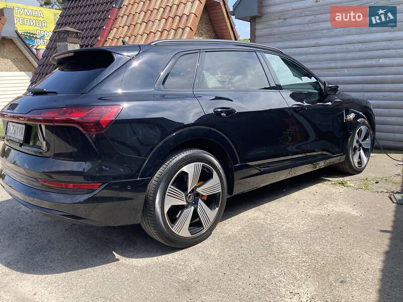 Audi e-tron 2021