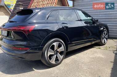 Внедорожник / Кроссовер Audi e-tron 2021 в 
