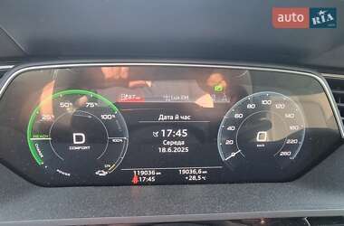 Внедорожник / Кроссовер Audi e-tron 2019 в 