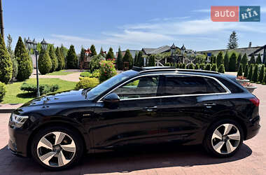 Внедорожник / Кроссовер Audi e-tron 2020 в 