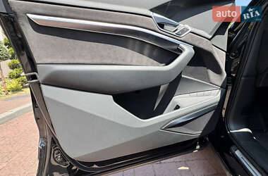 Внедорожник / Кроссовер Audi e-tron 2020 в 