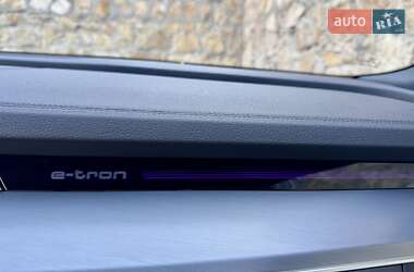 Внедорожник / Кроссовер Audi e-tron 2020 в 