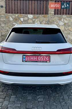 Внедорожник / Кроссовер Audi e-tron 2020 в 