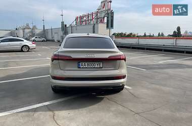 Внедорожник / Кроссовер Audi e-tron 2021 в 