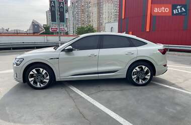 Внедорожник / Кроссовер Audi e-tron 2021 в 