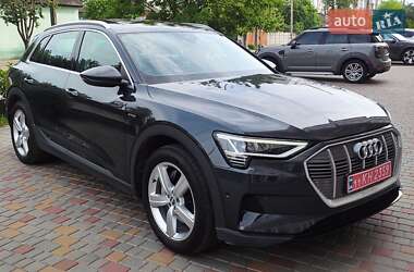 Внедорожник / Кроссовер Audi e-tron 2019 в 